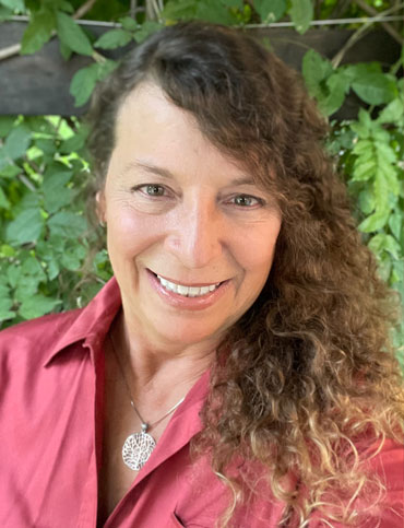Jeanne Damia Director of Operations Carte & Compass